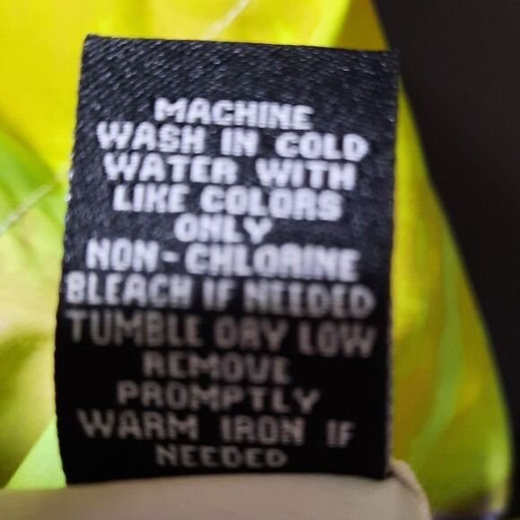 Carbon Men's Multicolor‎ Small Size Beach Print Slim Fit Button Down Shirt - Picture 7 of 7